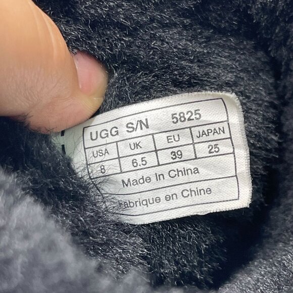 UGG #5825 Women's Black Classic Short Suede Boot Slip On Shoes Size 8 - Picture 5 of 12